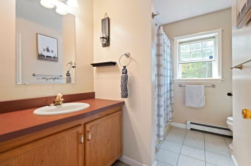 87 Garney Rd, Wakefield NH  03872-7400 exterior