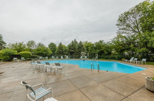 4215 100th St, Milwaukee WI  53222-1301 exterior