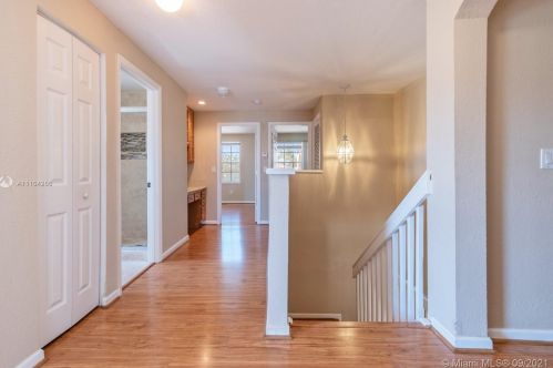 913 168 Ave, Hollywood FL 33028-2021 exterior