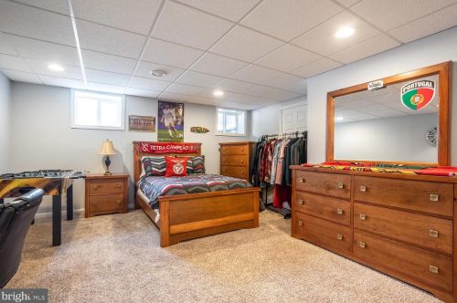 43 Chelsea Cir, Flemington NJ  08822-1829 exterior