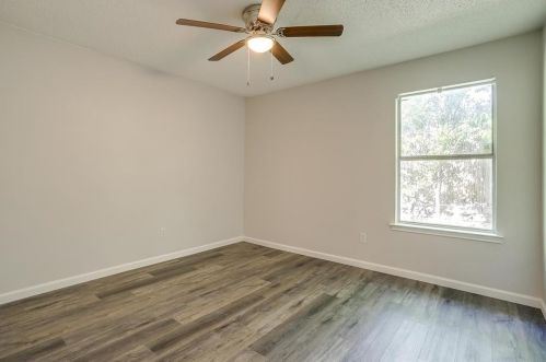 571 Majestic Park Ln, Cedar Hill TX 75104-1763 exterior