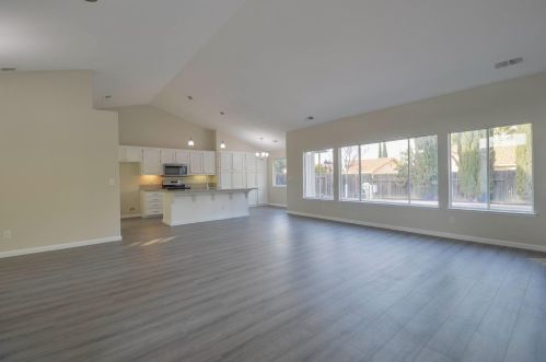 490 Santa Barbara St, Los Banos CA  93635-6324 exterior