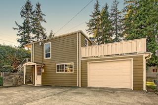 2356 145th St, Seattle, WA 98133-6704