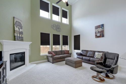 8513 Alophia Dr, Austin TX  78739-2105 exterior