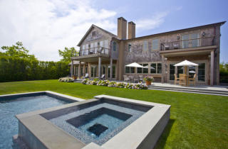 363 Hulse Ln, Moriches, NY 11955-1300
