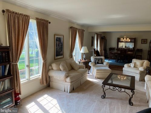4572 Lawnvale Dr, Gainesville, VA 20155-1230