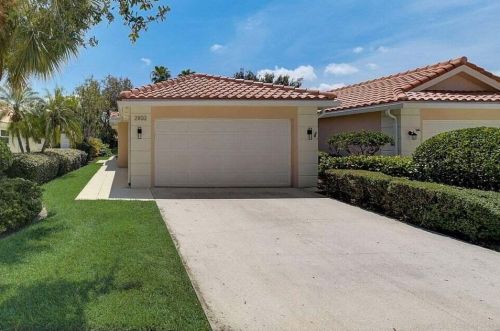 2802 Livingston Ln, West Palm Beach, FL 33411-5745