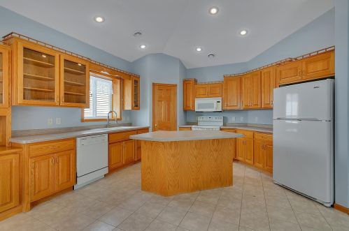 903 Oak Pond Dr, Sartell MN  56377-4518 exterior