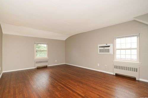 10 Cliftwood Pl, San Remo NY  11754-4011 exterior