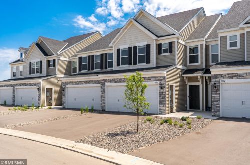 5186 94th Ln, Minneapolis, MN 55443-6754