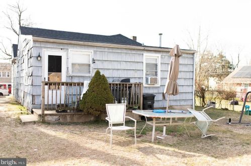 48 Arline Ave, West Deptford, NJ 08096-1910