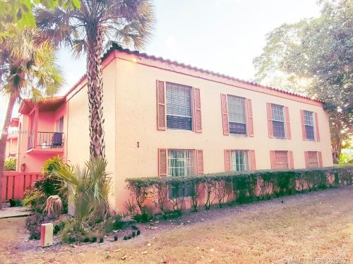 7208 Fairway Dr, Hialeah, FL 33014-6968