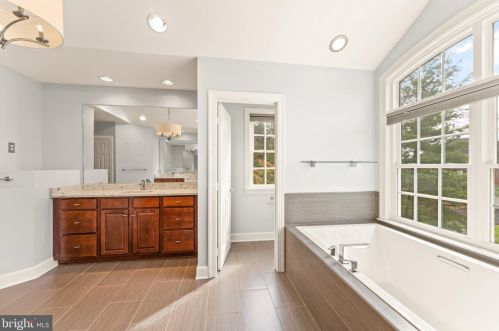 43530 Butler Pl, Leesburg VA 20176-7428 exterior