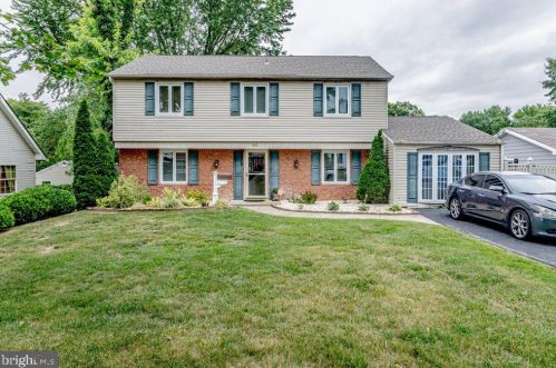 56 Mandolin Ln, Willingboro NJ  08046-2808 exterior