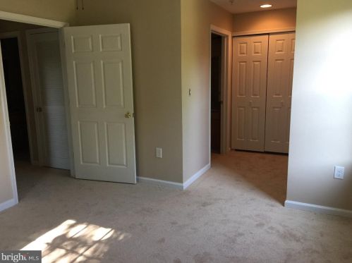 1122 Tristram Cir, West Deptford NJ  08051-2228 exterior