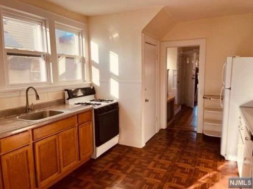 216 Cypress Ave, Bogota NJ  07603-1806 exterior