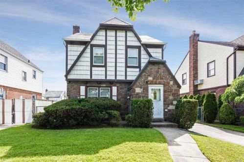 8623 248th St, Jamaica, NY 11426-2024