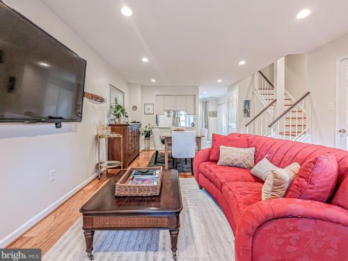 12169 Presidio Way, Woodbridge VA  22192-1052 exterior