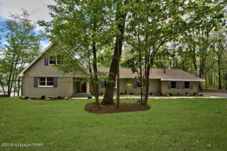 6182 Sunset Dr, Swiftwater, PA 18370-7768
