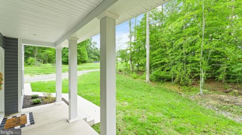 1077 Mountain View Rd, Fredericksburg VA  22406-4429 exterior