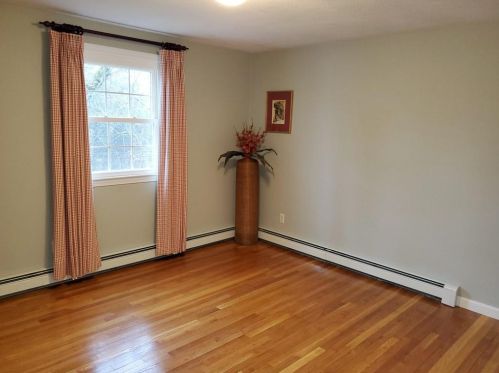 19 Ducarl Dr, Lincoln RI  02865-1320 exterior