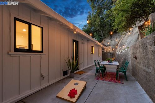 3550 Klamath St, Oakland CA 94602-4126 exterior