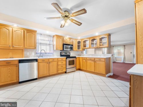 1332 Cherry St, Boothwyn, PA 19061-3007