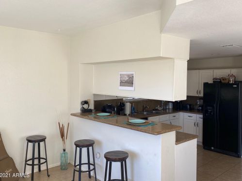 517 Marina Dr, Gilbert AZ 85233-6613 exterior