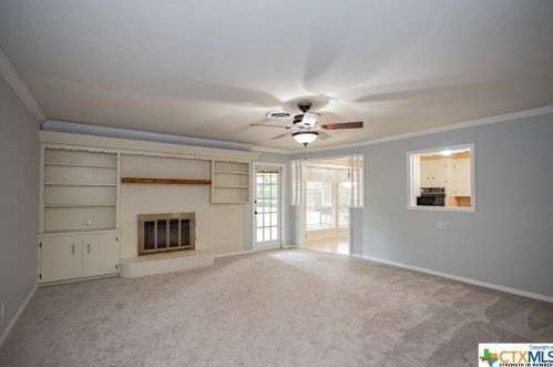 209 Hampshire St, Victoria, TX 77904-2278