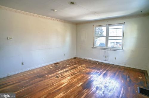 7 Old Depot Rd, Rudytown, PA 17070-2439