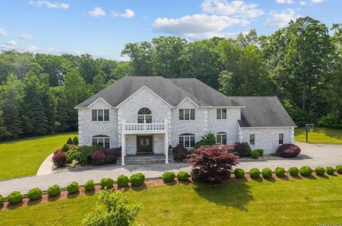 25 Heritage Ct, Tuxedo Park, NY 10987-4768