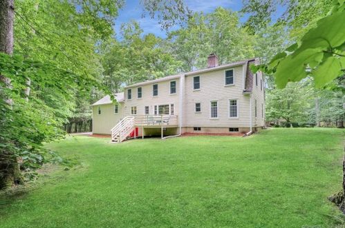 23 Mayflower Dr, Wilton CT  06897-1003 exterior