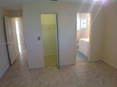 3540 Joseph Dr, West Palm Beach, FL 33417-1010