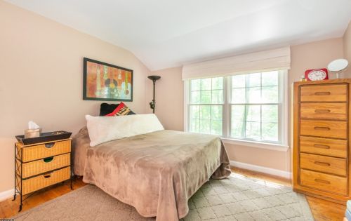 59 Raynor Rd, Morristown NJ  07960-2516 exterior