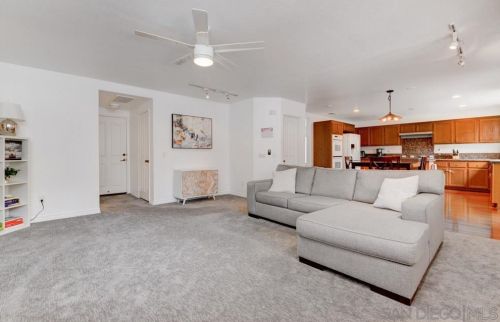 4307 Meadow Spring Way, Oceanside CA  92057-6536 exterior