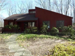 53 Gallows Hill Rd, West Redding, CT 06896-1406
