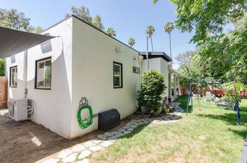 1137 Cypress Ave, Redlands CA  92373-5723 exterior