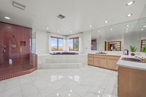 26945 Brooken Ave, Santa Clarita CA  91387-3904 exterior