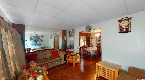 9237 244th St, Floral Park, NY 11001-3912