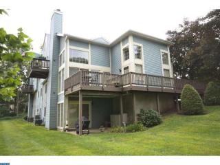 321 Green Meadow Ln, Horsham, PA 19044-1987