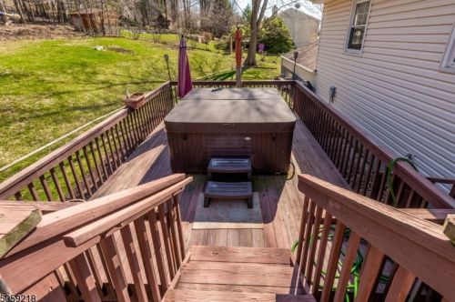 14 Alvin Rd, West Milford Lakes NJ  07480-1643 exterior