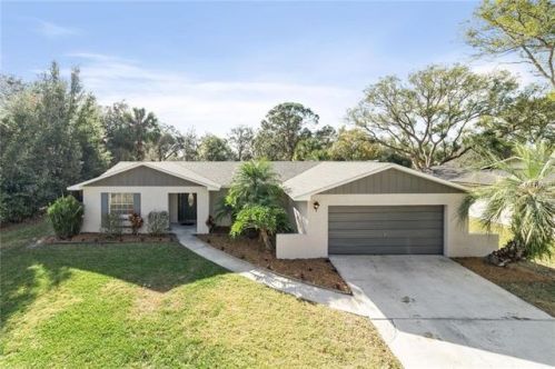 102 Fairway Ten Dr, Casselberry, FL 32707-4823
