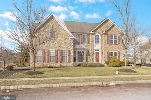 929 Clubhouse Dr, Harleysville, PA 19438-2182
