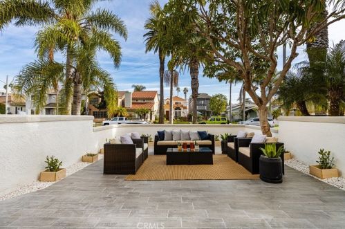 511 9th St, Huntington Beach, CA 92648-4638