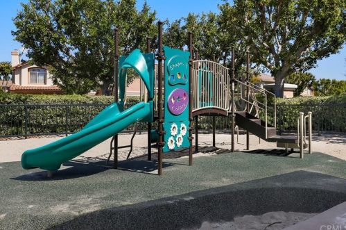 605 Solvay Aisle, Irvine CA  92606-0833 exterior