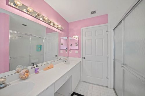 7617 Is Breeze Ter, Boynton Beach FL  33437-5403 exterior