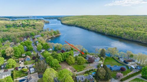 11 Oswegatchie Rd, Waterford, CT 06385-1115