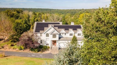 9 Joshua Valley Rd, East Lyme, CT 06333-1159