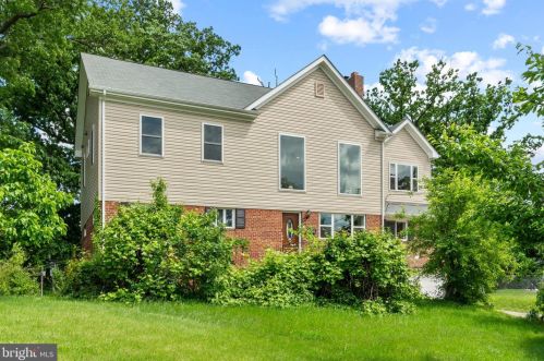 6024 Trailside Dr, Springfield, VA 22150-1555