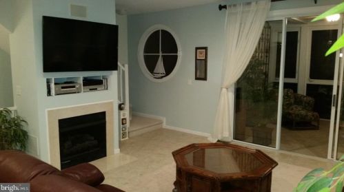 38211 Lake Dr, Selbyville, DE 19975-2827